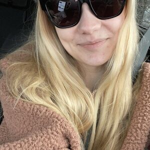 Meet your Posher, Victoria